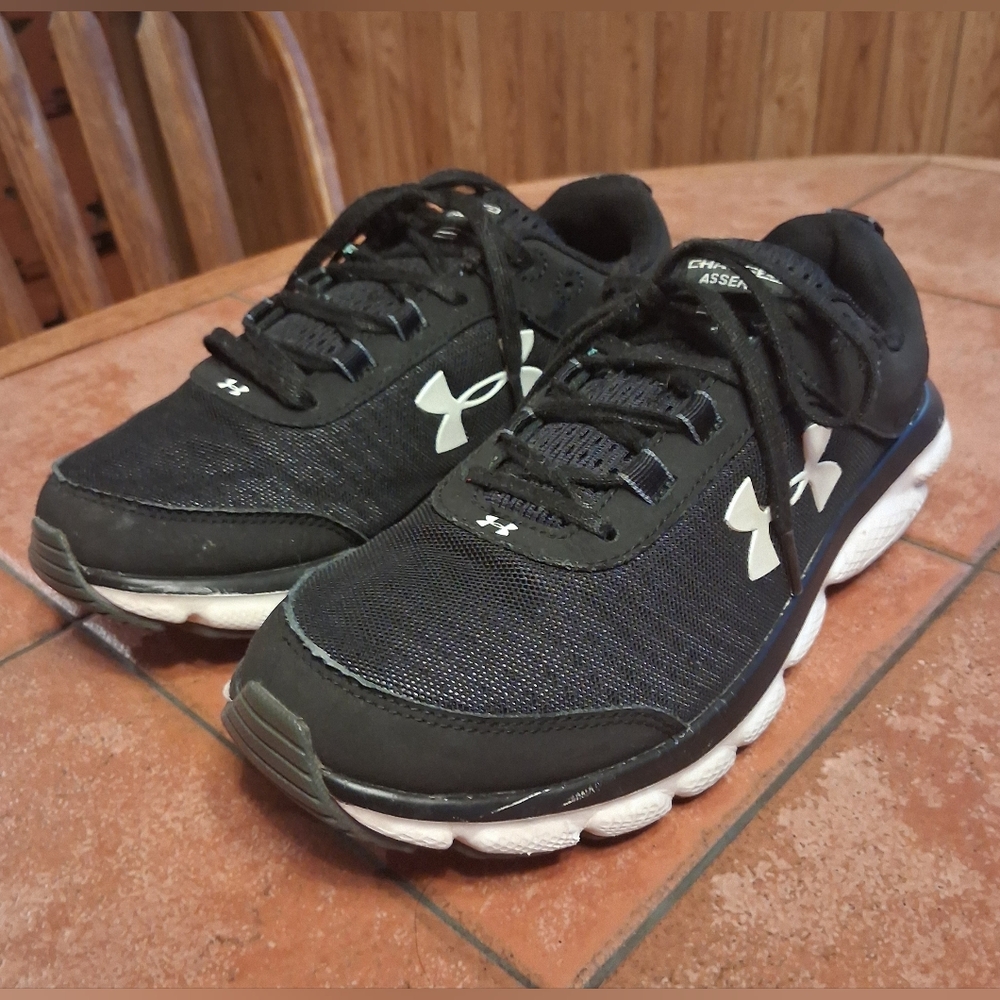 WOMENS BLACK UNDER ARMOUR SNEAKERS. SIZE 7.5 - Picture 7 of 8